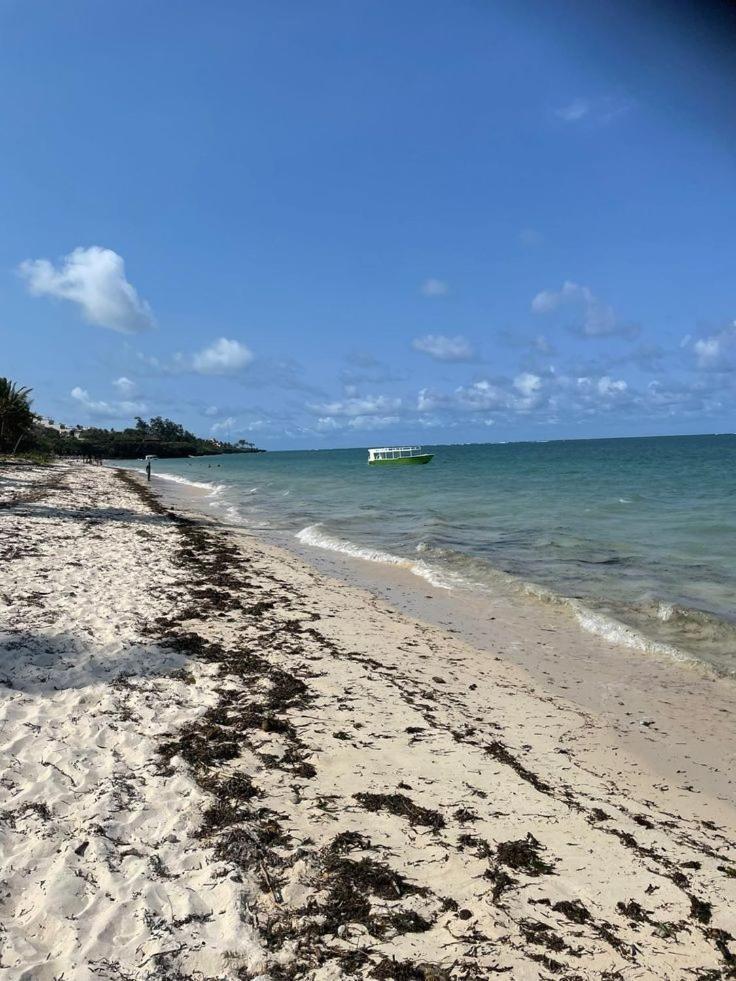 Tiwi Beach Resort & Spa Mombasa Exterior foto